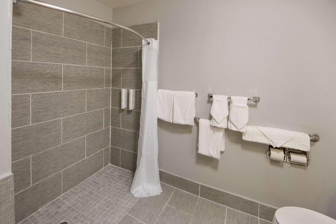 Clarion Pointe Indianapolis Northeast Hotel Castleton Ngoại thất bức ảnh