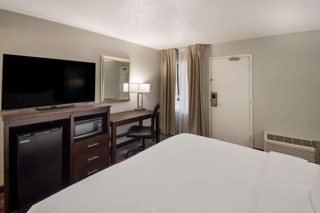 Clarion Pointe Indianapolis Northeast Hotel Castleton Ngoại thất bức ảnh