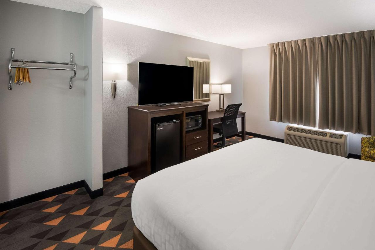 Clarion Pointe Indianapolis Northeast Hotel Castleton Ngoại thất bức ảnh
