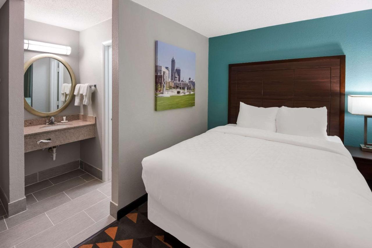 Clarion Pointe Indianapolis Northeast Hotel Castleton Ngoại thất bức ảnh