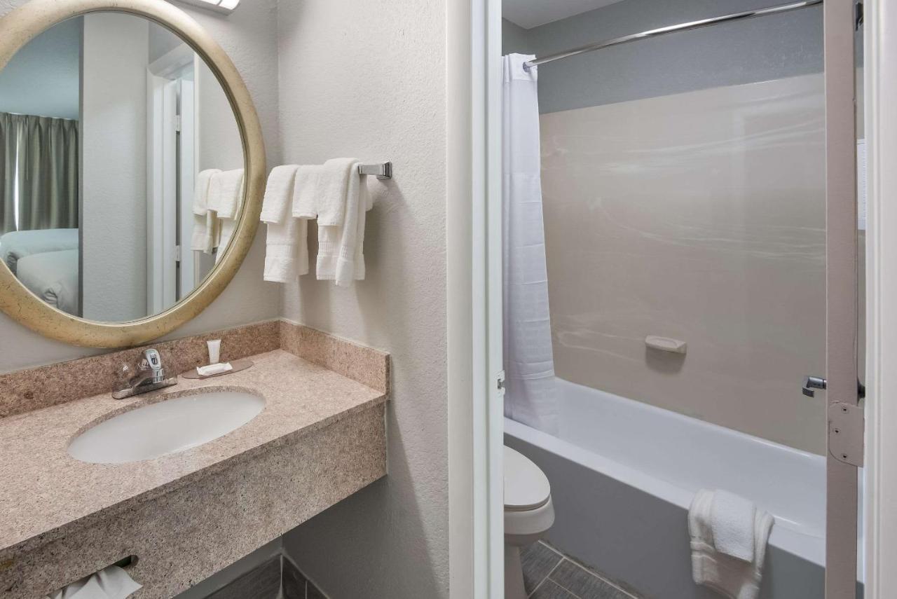 Clarion Pointe Indianapolis Northeast Hotel Castleton Ngoại thất bức ảnh