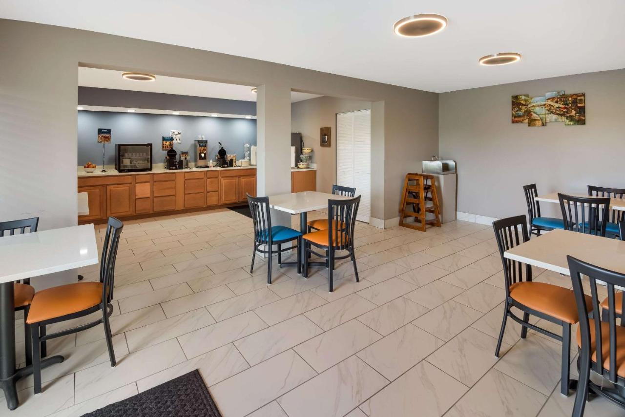Clarion Pointe Indianapolis Northeast Hotel Castleton Ngoại thất bức ảnh